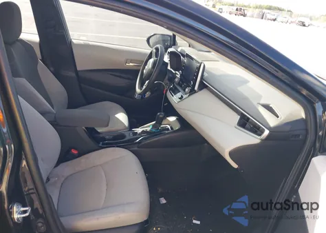 2021 Toyota Corolla Le z USA, uszkodzony, nr VIN 5YFEPMAE0MP169000